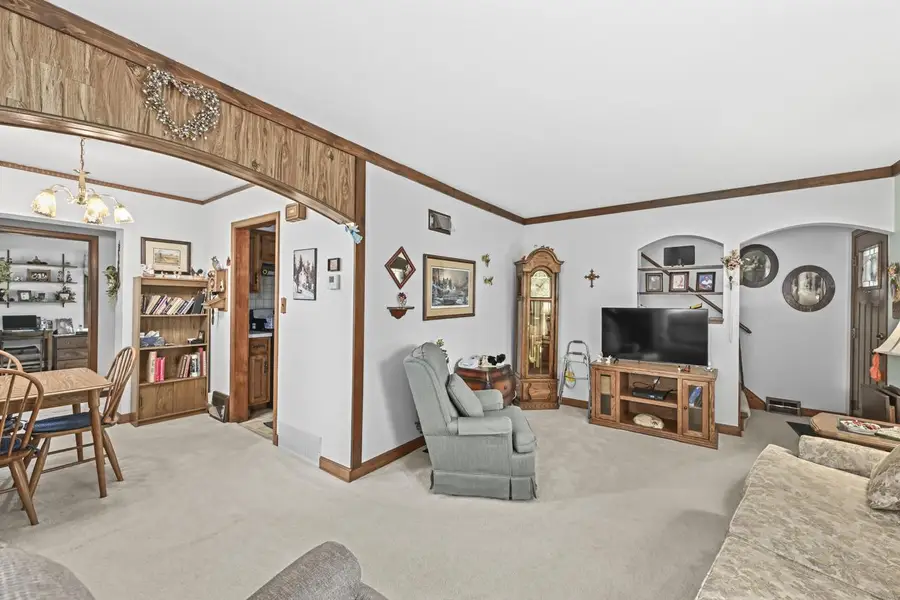 3664 S Whitnall AVENUE, Milwaukee, WI 53207 - #3