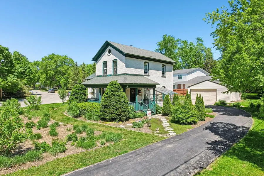 5404 N Mohawk AVENUE, Glendale, WI 53217 - #2
