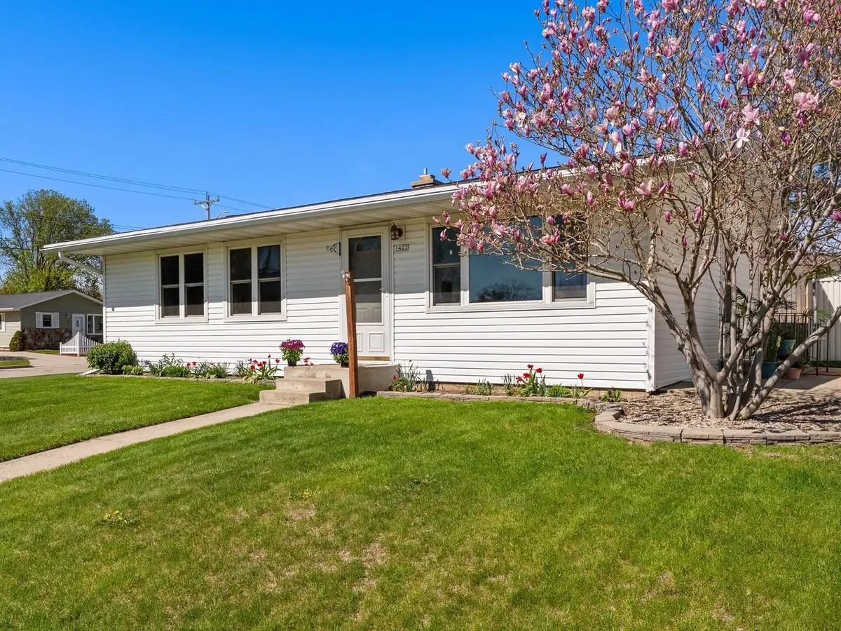 1422 S 35th STREET, Manitowoc, WI 54220 - #1