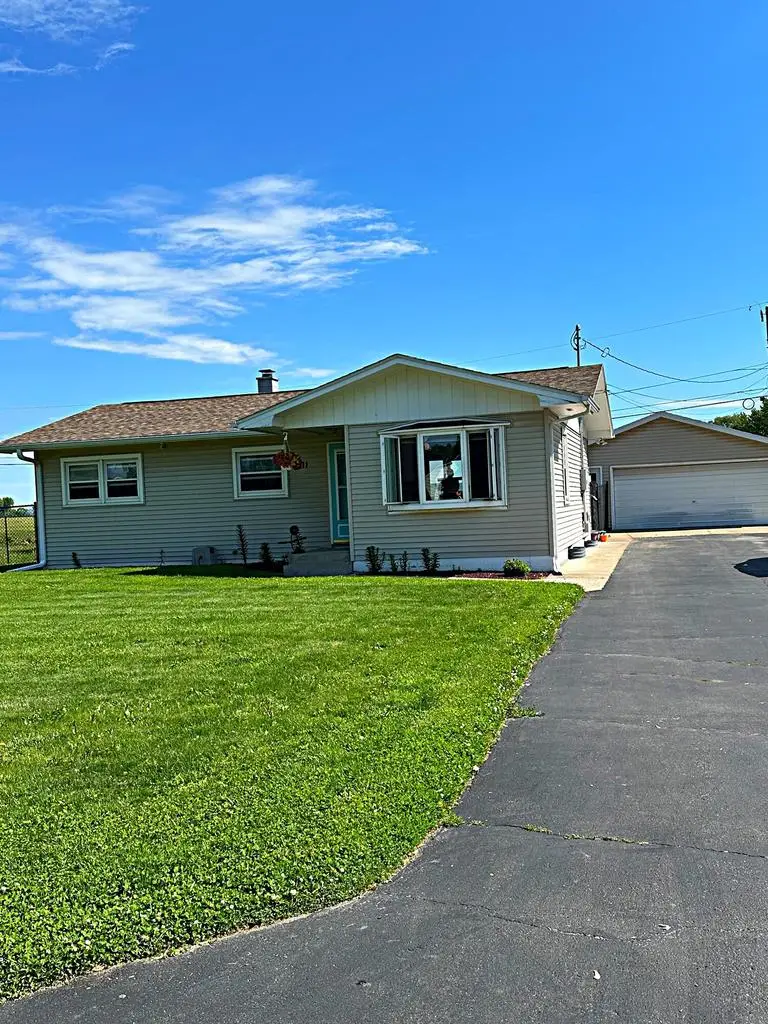 411 Central Rd, La Crosse, WI 54603 - #1