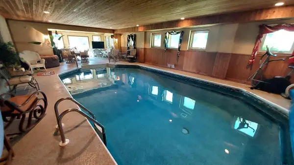 8404 S 68th STREET, Franklin, WI 53132