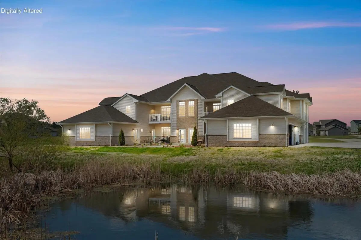 1625 Grey Fox TRAIL #H, Mukwonago, WI 53149 - #1