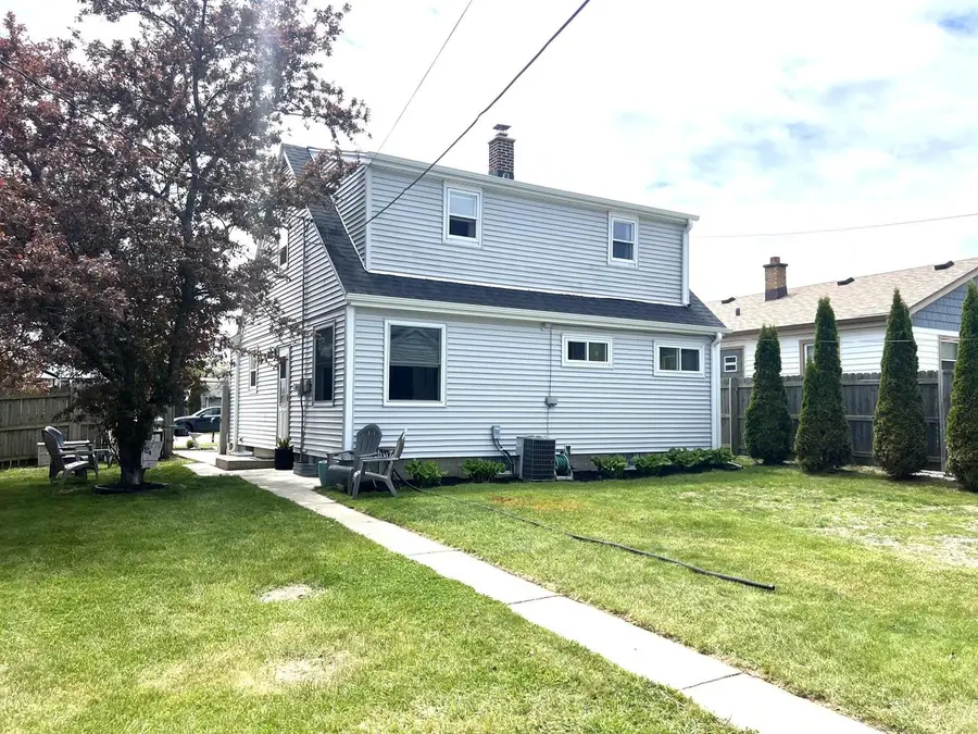 626 Blake AVENUE, South Milwaukee, WI 53172 - #2