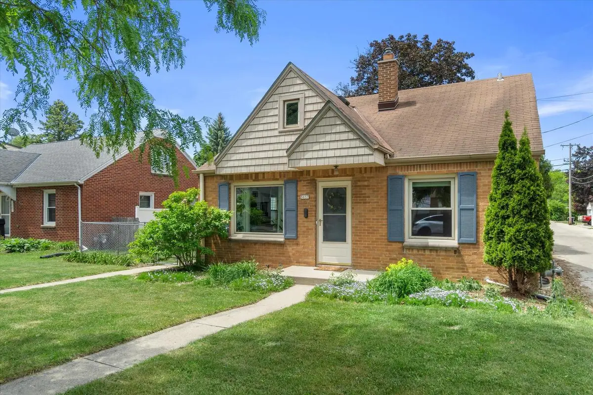 3057 N 80th STREET, Milwaukee, WI 53222 - #1