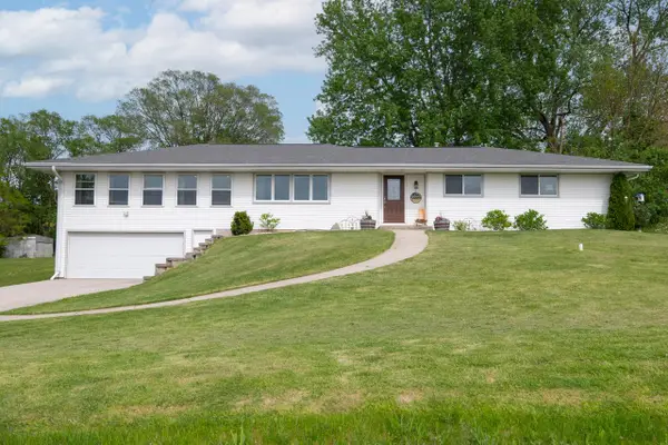W220N9740 Amy Belle ROAD, Colgate, WI 53017