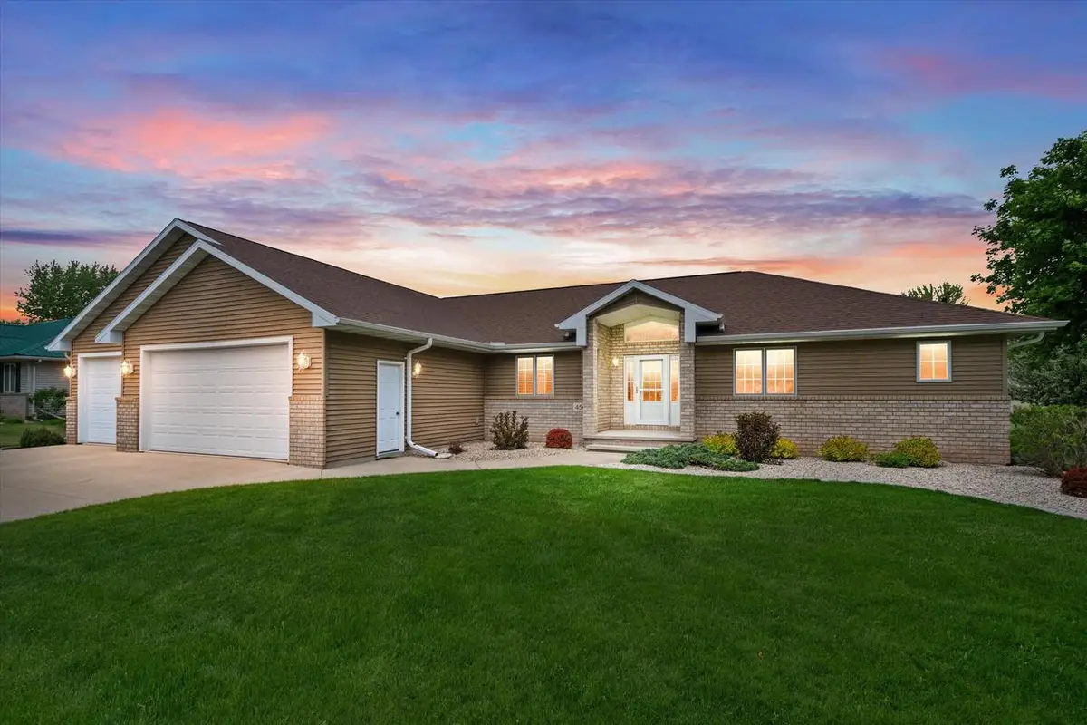 456 Wooden Shoe CIRCLE, Kaukauna, WI 54130 - #1