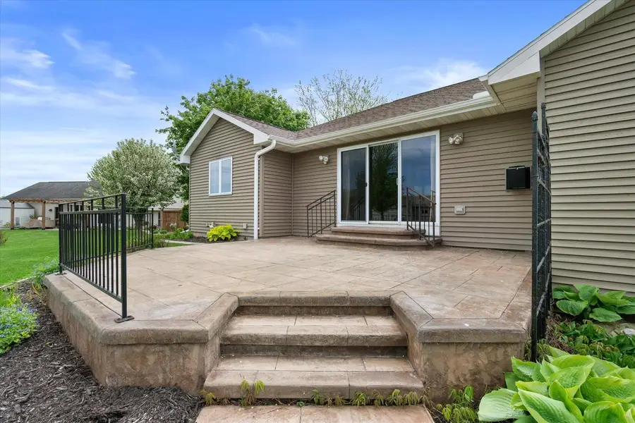 456 Wooden Shoe CIRCLE, Kaukauna, WI 54130 - #3
