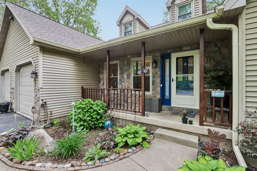 355 Maple Heights ROAD, Marshall, WI 53559 - #2