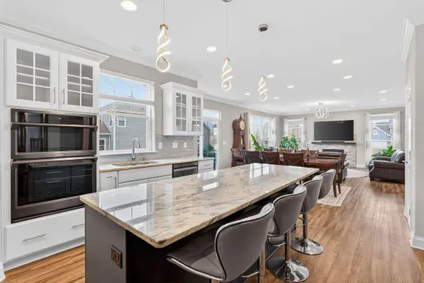 3128 W Hidden Oaks DRIVE, Franklin, WI 53132