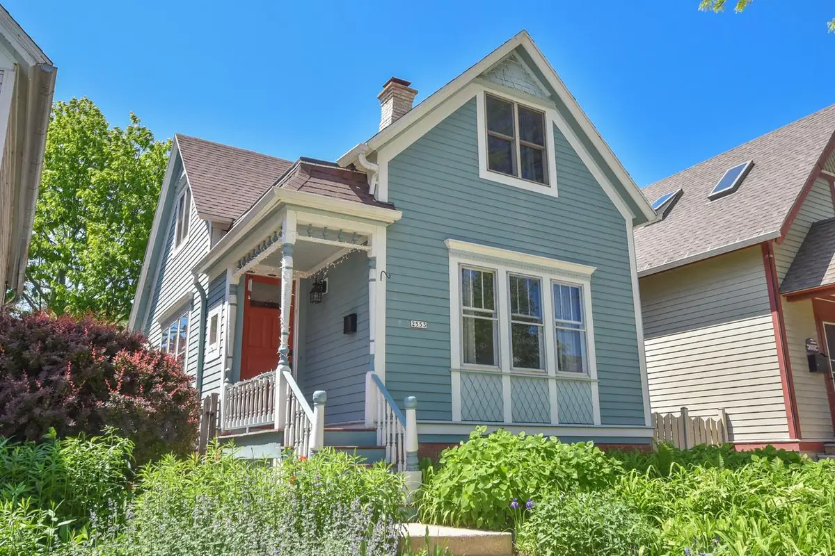 2553 N Dousman STREET, Milwaukee, WI 53212 - #1