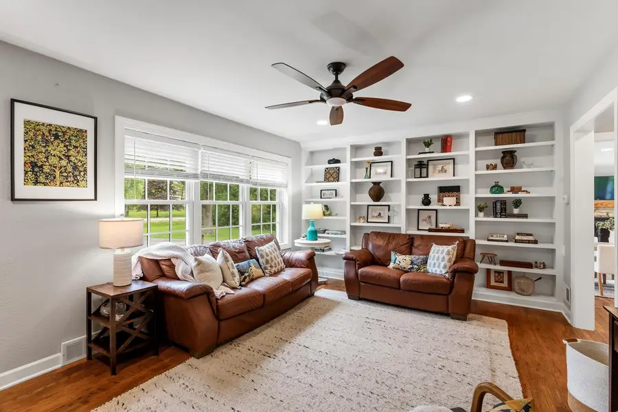1627 W Fiesta LANE, Mequon, WI 53092 - #2