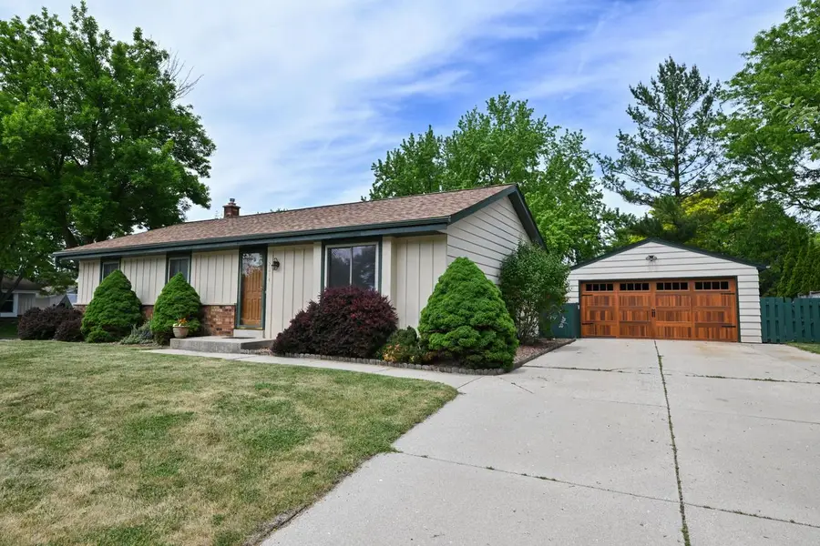 2214 Hughes LANE, Waukesha, WI 53188 - #2