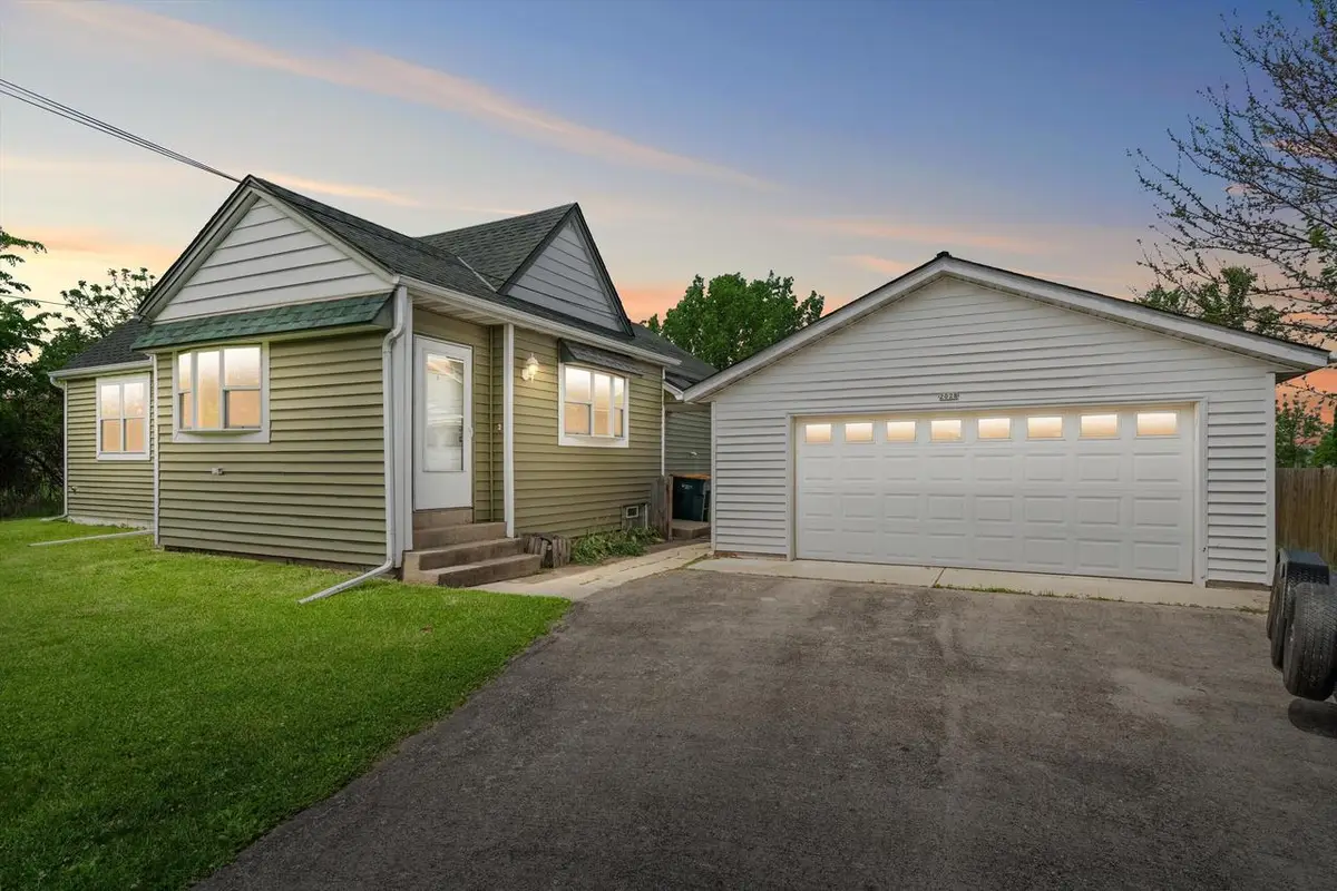 2028 W Oakwood ROAD, Oak Creek, WI 53154 - #1