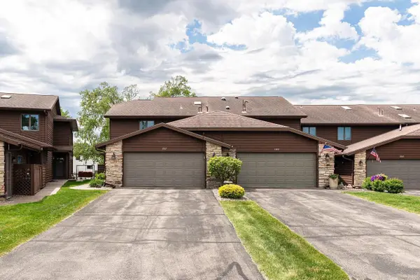 1067 Lauderdale N, Onalaska, WI 54650