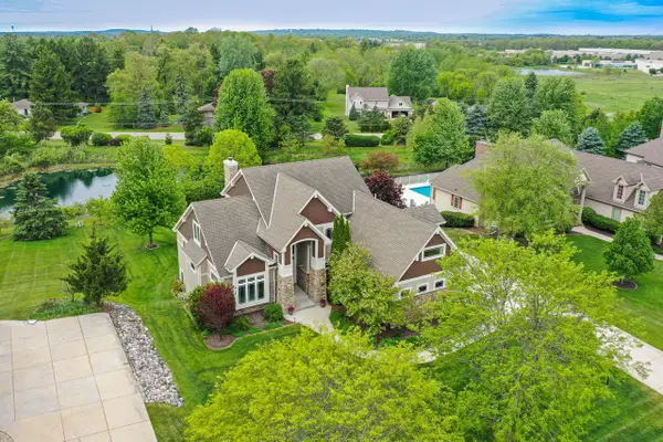 W218N5455 Taylors Woods DRIVE, Menomonee Falls, WI 53051