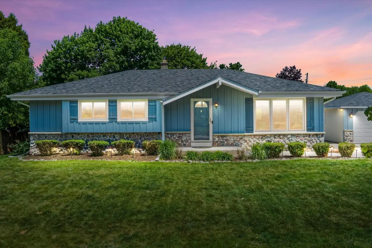 110 Highland DRIVE, Grafton, WI 53024 - #1