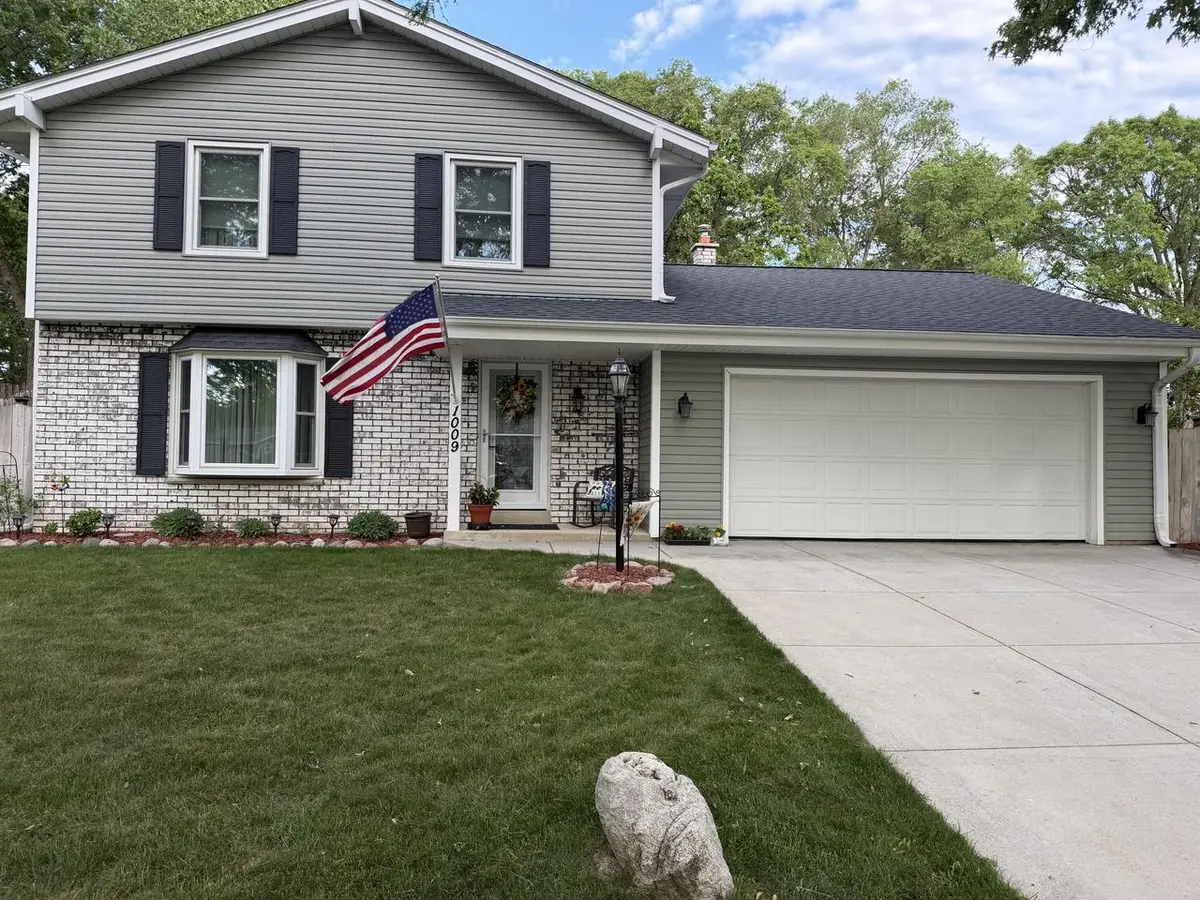 1009 Canterbury LANE, Waukesha, WI 53188 - #1