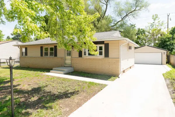 2261 Robinson DRIVE, Beloit, WI 53511