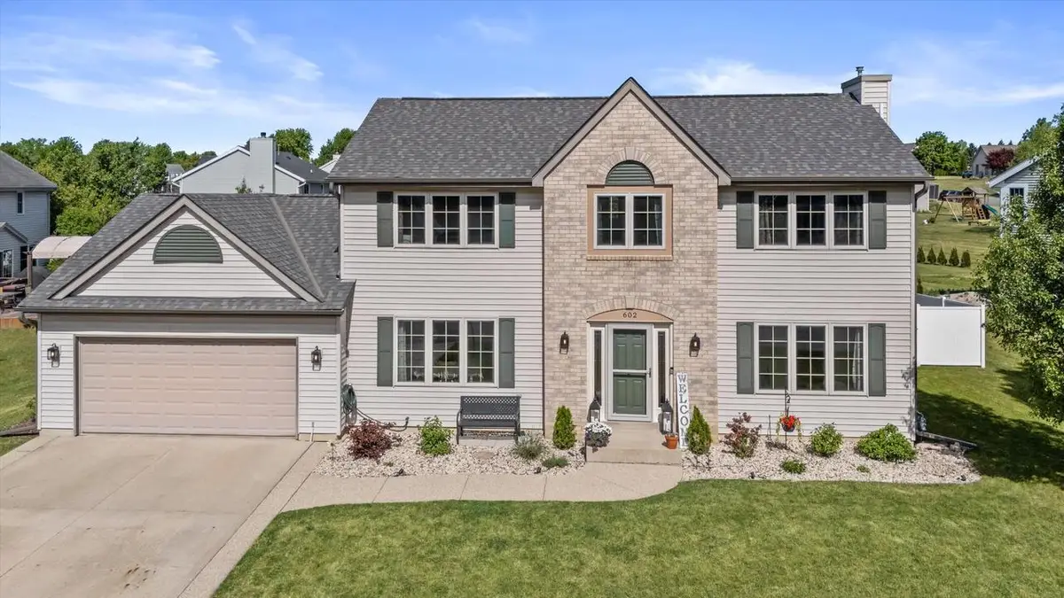 602 Woodland CIRCLE, Waterford, WI 53185 - #1