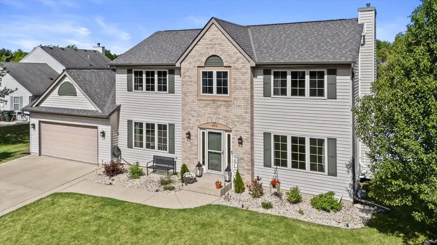 602 Woodland CIRCLE, Waterford, WI 53185 - #2