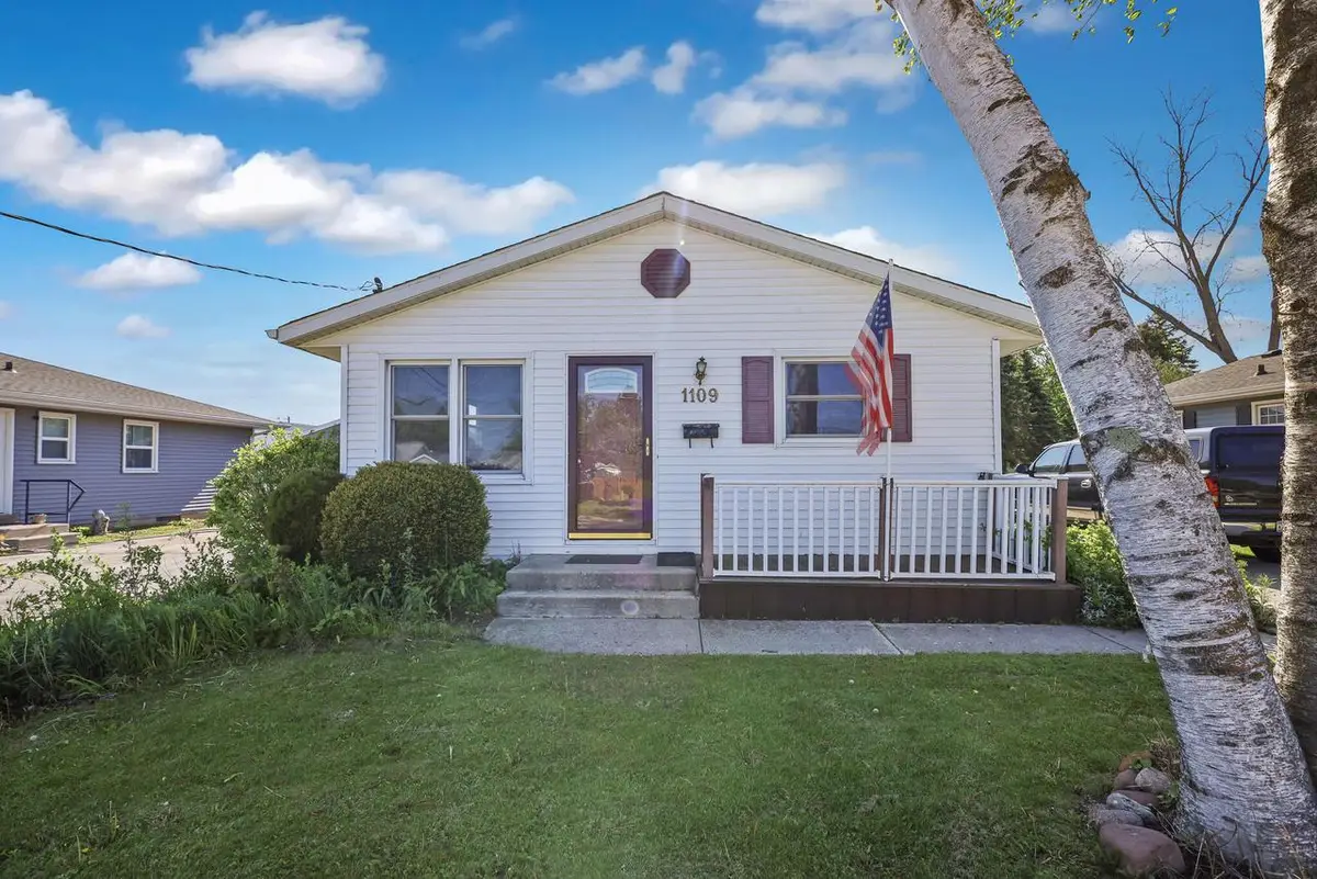 1109 S 36th STREET, Manitowoc, WI 54220 - #1