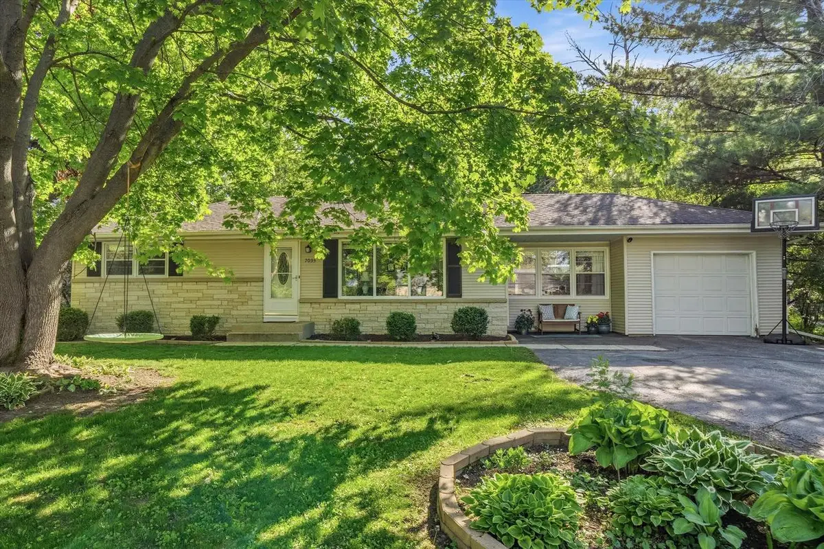 7035 N Rockledge AVENUE, Glendale, WI 53209 - #1
