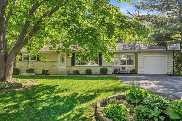 7035 N Rockledge AVENUE, Glendale, WI 53209