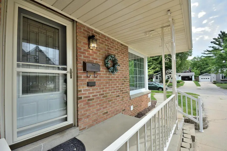 122 N Maple TERRACE, Oconomowoc, WI 53072 - #3
