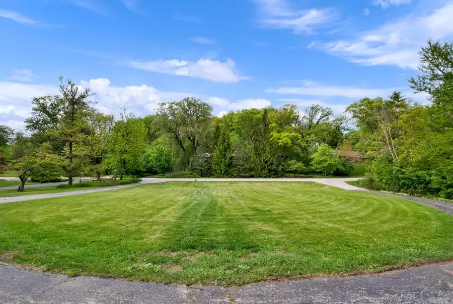 1435 Victoria CIRCLE N, Elm Grove, WI 53122 - #2