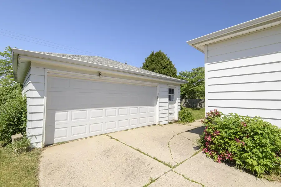1520 Menomonee AVENUE, South Milwaukee, WI 53172 - #2