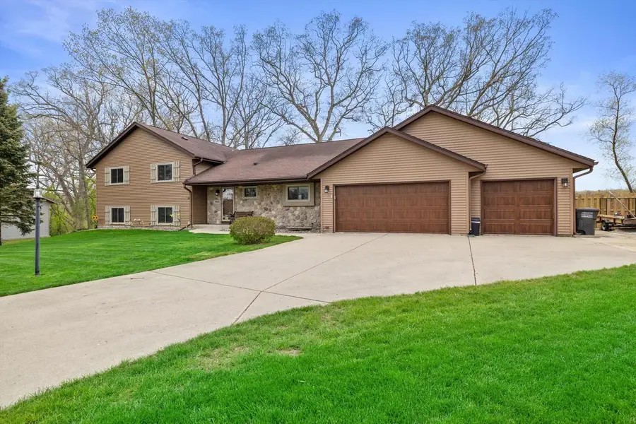 27421 Le Mays COURT, Waterford, WI 53185 - #2