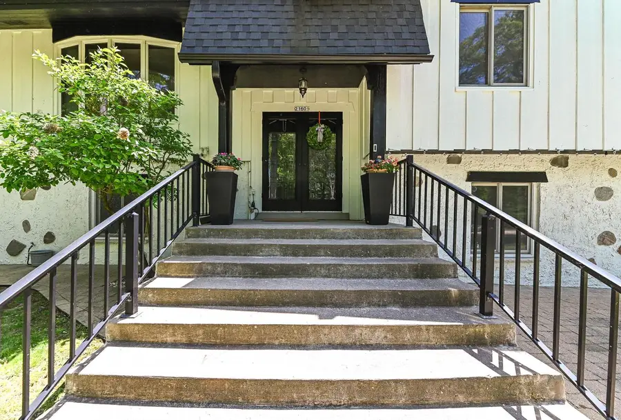21601 W Lochinvar LANE, New Berlin, WI 53146 - #2