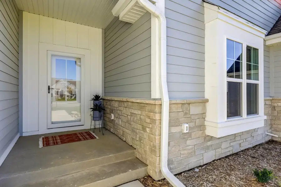 1374 Prairie Creek CIRCLE #19C, Oconomowoc, WI 53066 - #3
