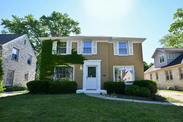 2416 N 91st STREET, Wauwatosa, WI 53226