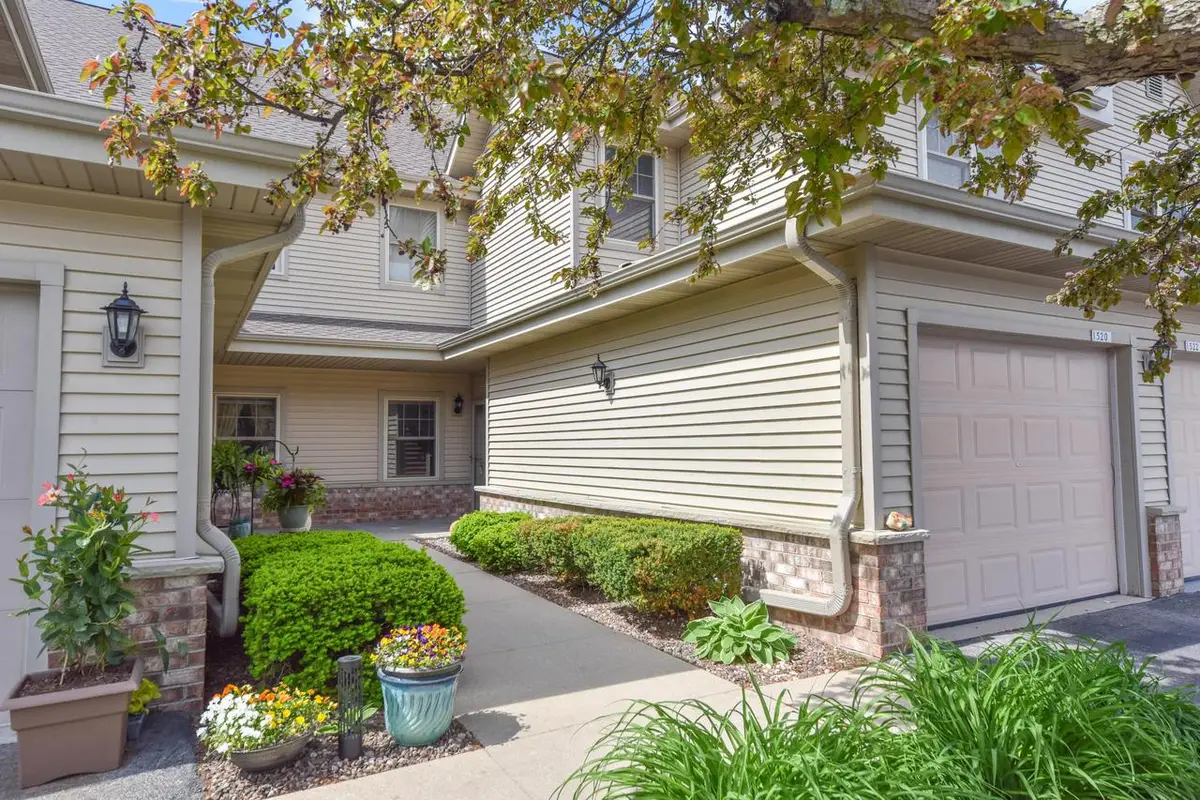 1522 Iroquois AVENUE, Grafton, WI 53024 - #1