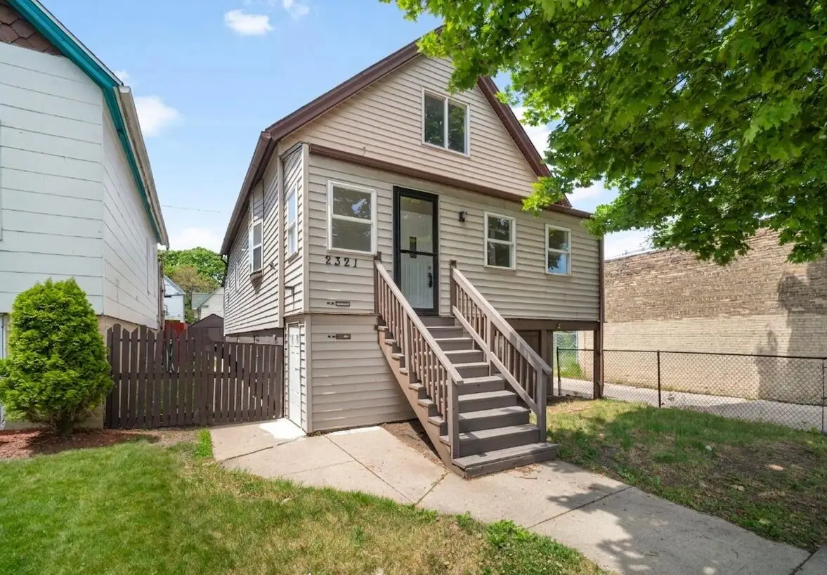 2321 S 19th STREET, Milwaukee, WI 53215 - #1