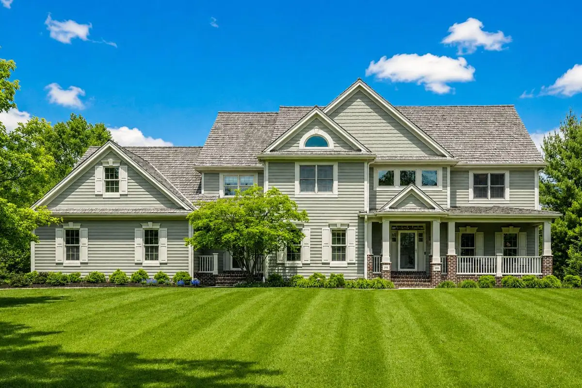 250 E Laurel CIRCLE, Delafield, WI 53018 - #1