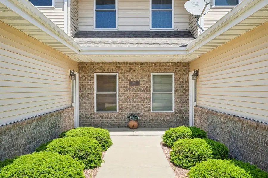865 Prairie Gdns #91, Kewaskum, WI 53040 - #2