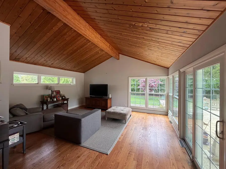 9385 N Lake DRIVE, Milwaukee, WI 53217 - #2