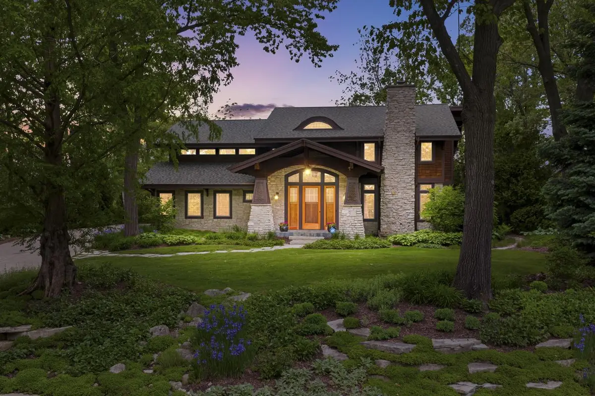 7541 S Cambridge DRIVE, Franklin, WI 53132 - #1