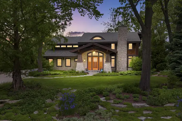 7541 S Cambridge DRIVE, Franklin, WI 53132
