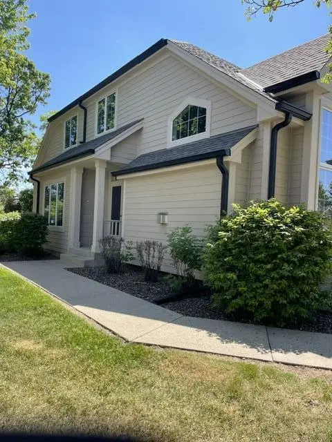 411 Meadowdale DRIVE #1, Waukesha, WI 53188 - #2