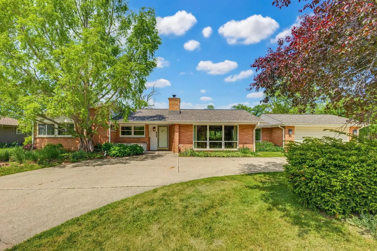 6757 N Santa Monica BOULEVARD, Fox Point, WI 53217 - #1