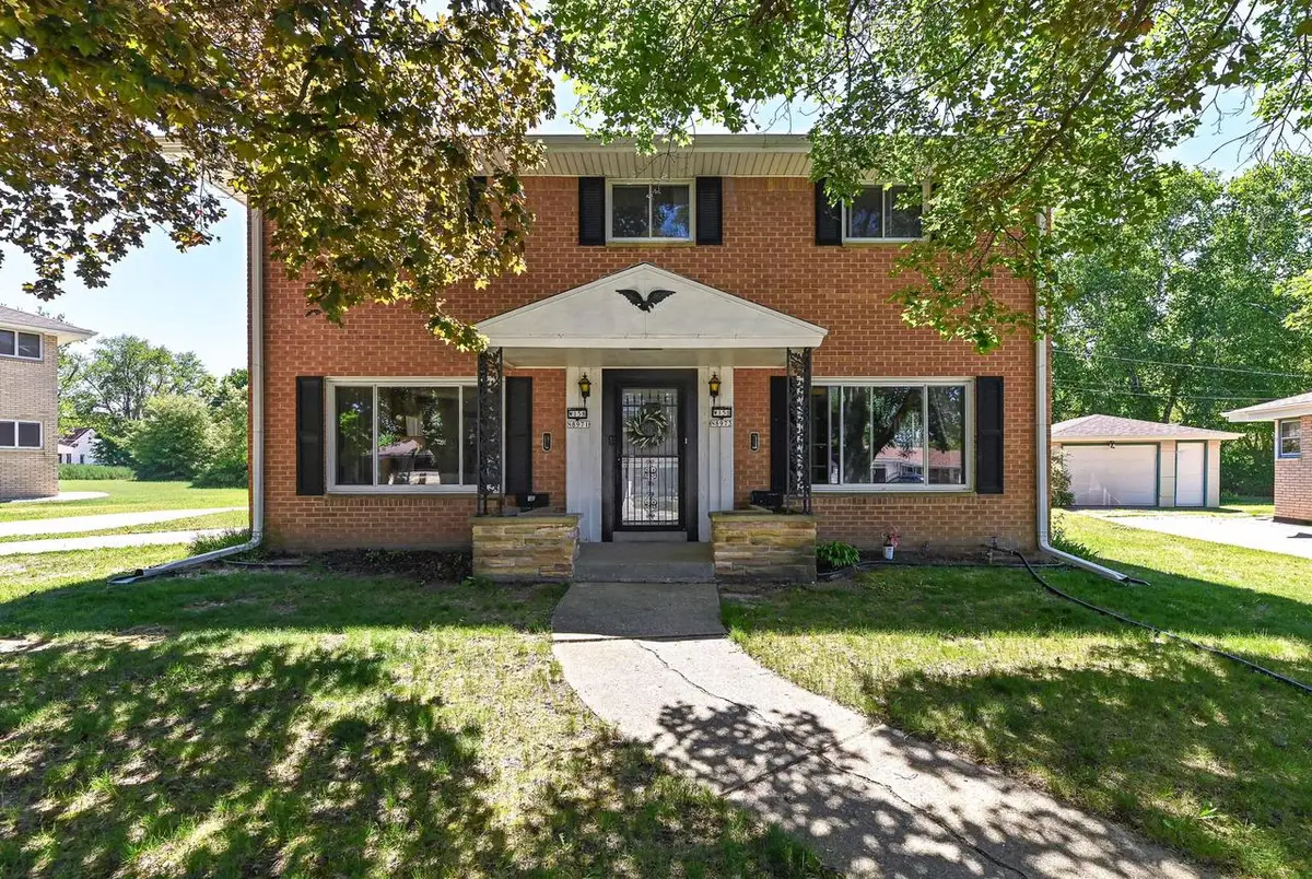 W158N8971 Charles DRIVE #8973, Menomonee Falls, WI 53051 - #1