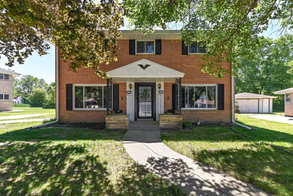 W158N8971 Charles DRIVE #8973, Menomonee Falls, WI 53051