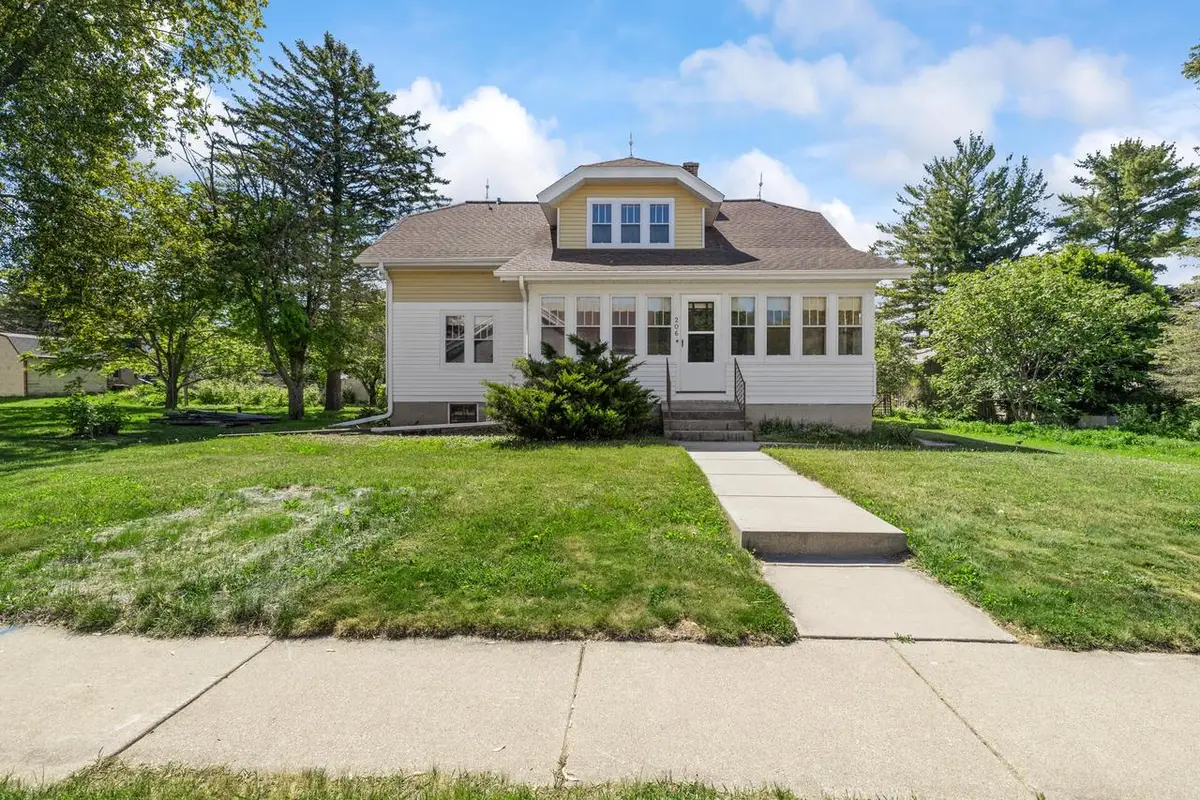 206 Oak STREET, Slinger, WI 53086 - #1
