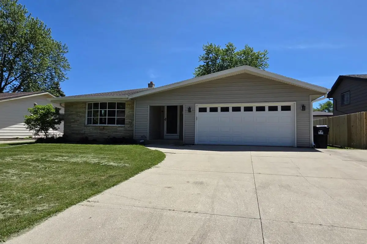 5611 Windward DRIVE, Racine, WI 53406 - #1