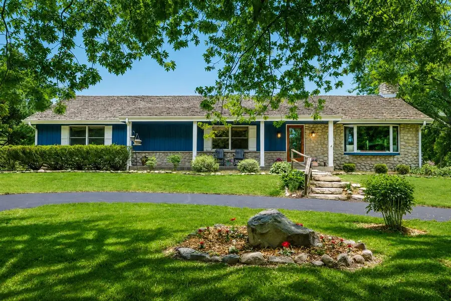 N7W29615 Thames COURT, Delafield, WI 53188 - #2