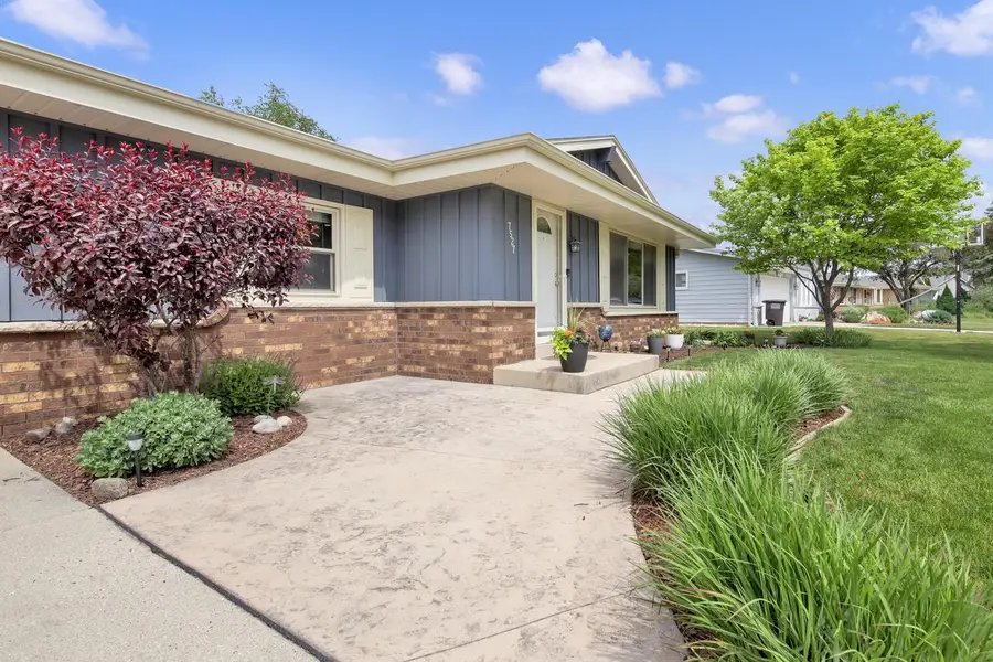 7527 S 73rd STREET, Franklin, WI 53132 - #3