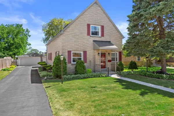 429 E Armour AVENUE, Milwaukee, WI 53207